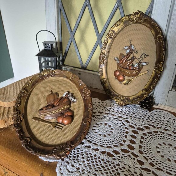 🍂 20% OFF Chalkware Plaque Wall Hagning - Set of 2 Oval Frames with Vegetables - Picture 6 of 12